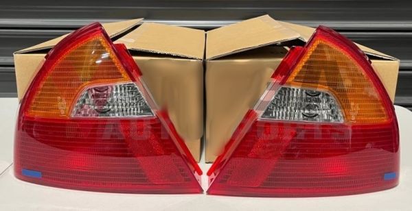 【生産終了】 未使用 純正 三菱 テールランプ 左右 ランサー エボリューション ランエボ4 5 6 CP9A MITSUBISHI LANCER EVO REAR TAIL LIGHT_画像1