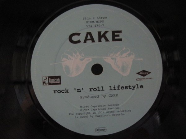7” UK盤 CAKE // I Will Survive / Rock’n’Roll Lifestyle - (records)_画像4