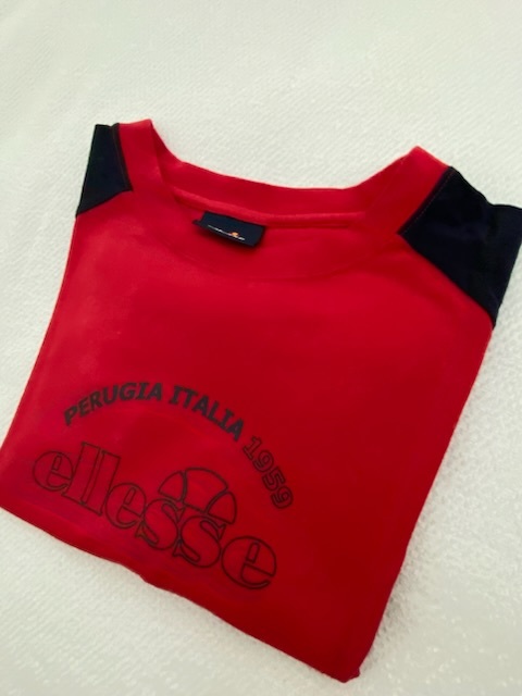 ELLESSE ! 女性用半袖TシャツサイズM-L。RED & Blue with logo!_画像5