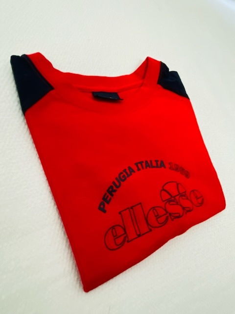 ELLESSE ! 女性用半袖TシャツサイズM-L。RED & Blue with logo!_画像6