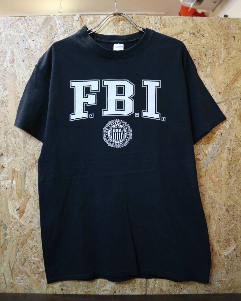 送料370円可★USA古着GILDANギルダン★半袖FBIプリントTシャツ★アメカジ★サイズMコットン100％黒★検ヘインズフルーツジャージーズ_画像2