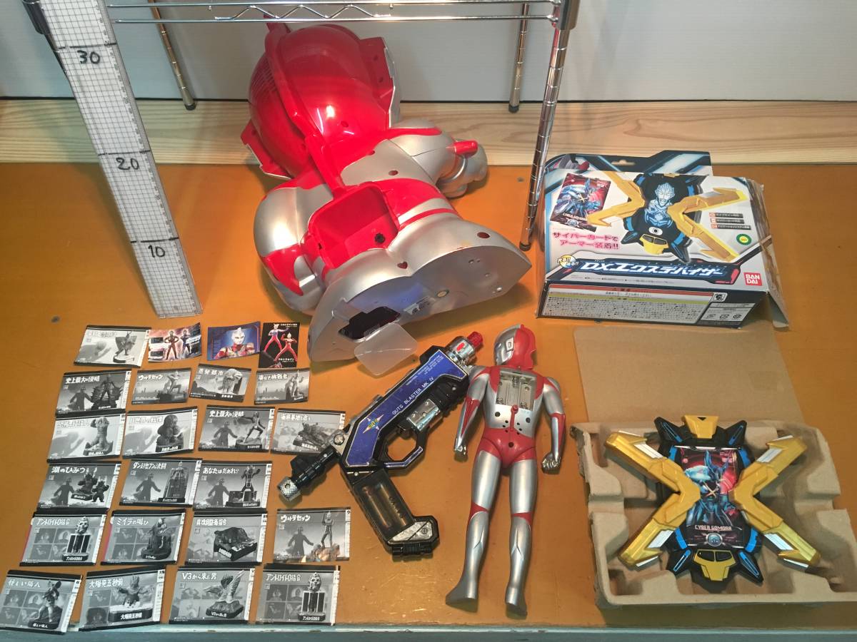 奧特曼怪物大軟乙烯聲圖手指木偶橡皮擦嘎查Shokutai Dorama Nogi鬧鐘科學特種部隊 原文:ウルトラマン 怪獣 ビッグ ソフビ サウンド フィギュア 指人形 消しゴム ガチャ 食玩 ジオラマ なりきリセット 目覚まし時計 科学特捜隊