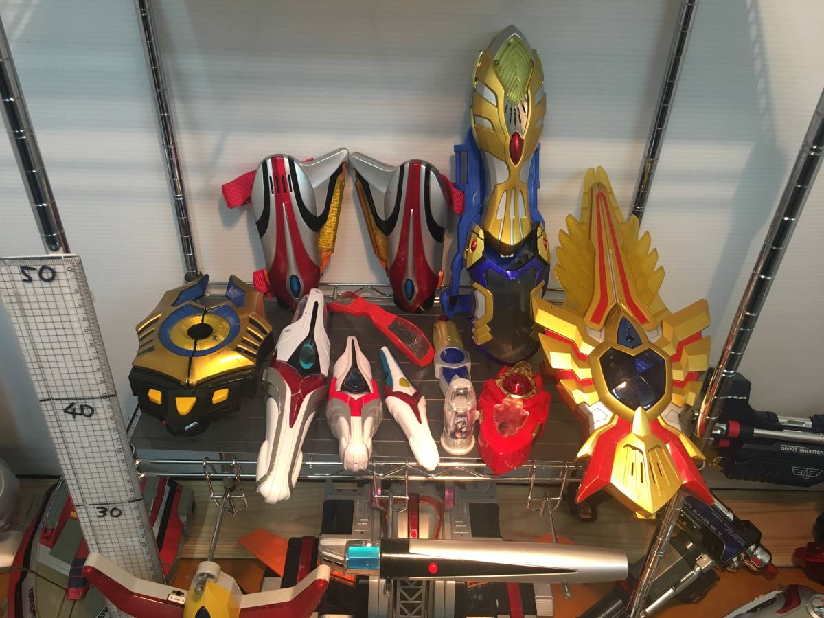 奧特曼怪物大軟乙烯聲圖手指木偶橡皮擦嘎查Shokutai Dorama Nogi鬧鐘科學特種部隊 原文:ウルトラマン 怪獣 ビッグ ソフビ サウンド フィギュア 指人形 消しゴム ガチャ 食玩 ジオラマ なりきリセット 目覚まし時計 科学特捜隊