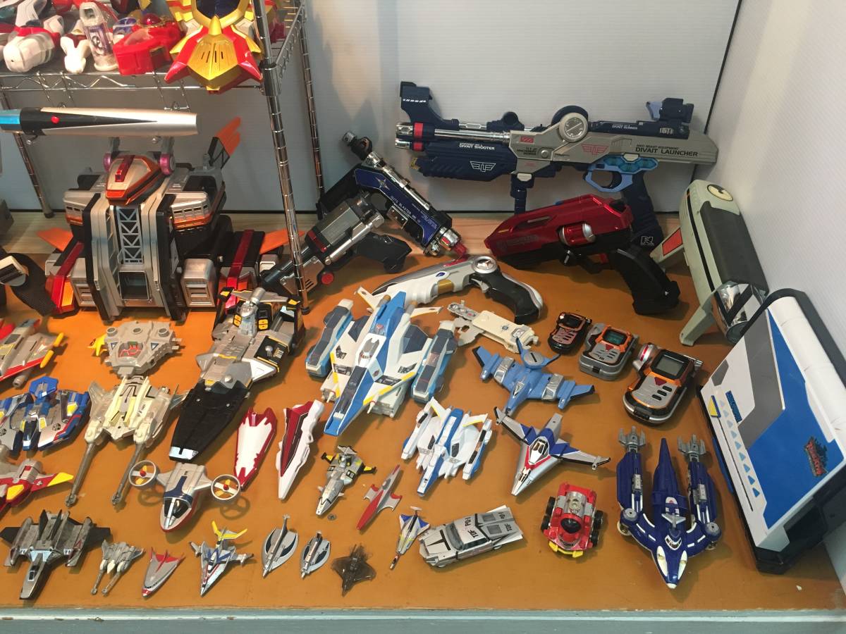 奧特曼怪物大軟乙烯聲圖手指木偶橡皮擦嘎查Shokutai Dorama Nogi鬧鐘科學特種部隊 原文:ウルトラマン 怪獣 ビッグ ソフビ サウンド フィギュア 指人形 消しゴム ガチャ 食玩 ジオラマ なりきリセット 目覚まし時計 科学特捜隊