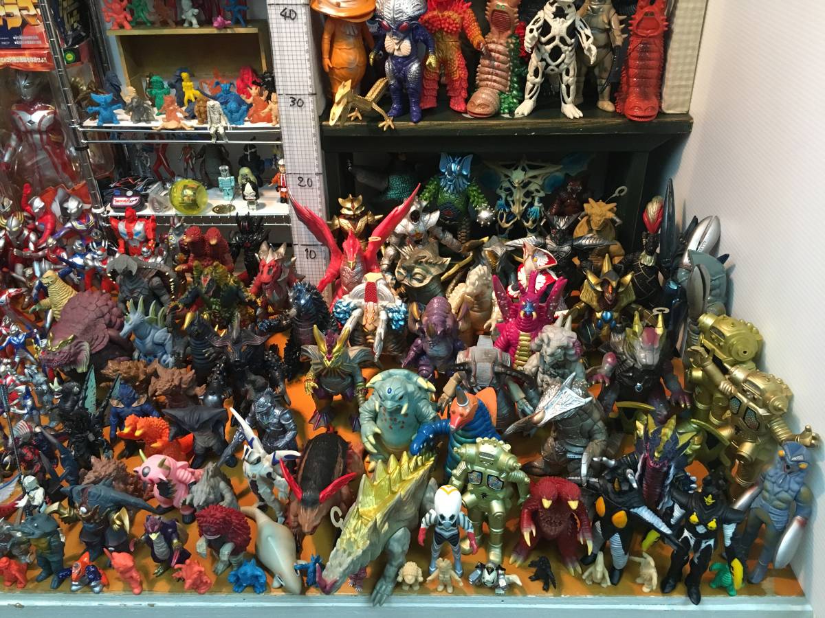 奧特曼怪物大軟乙烯聲圖手指木偶橡皮擦嘎查Shokutai Dorama Nogi鬧鐘科學特種部隊 原文:ウルトラマン 怪獣 ビッグ ソフビ サウンド フィギュア 指人形 消しゴム ガチャ 食玩 ジオラマ なりきリセット 目覚まし時計 科学特捜隊