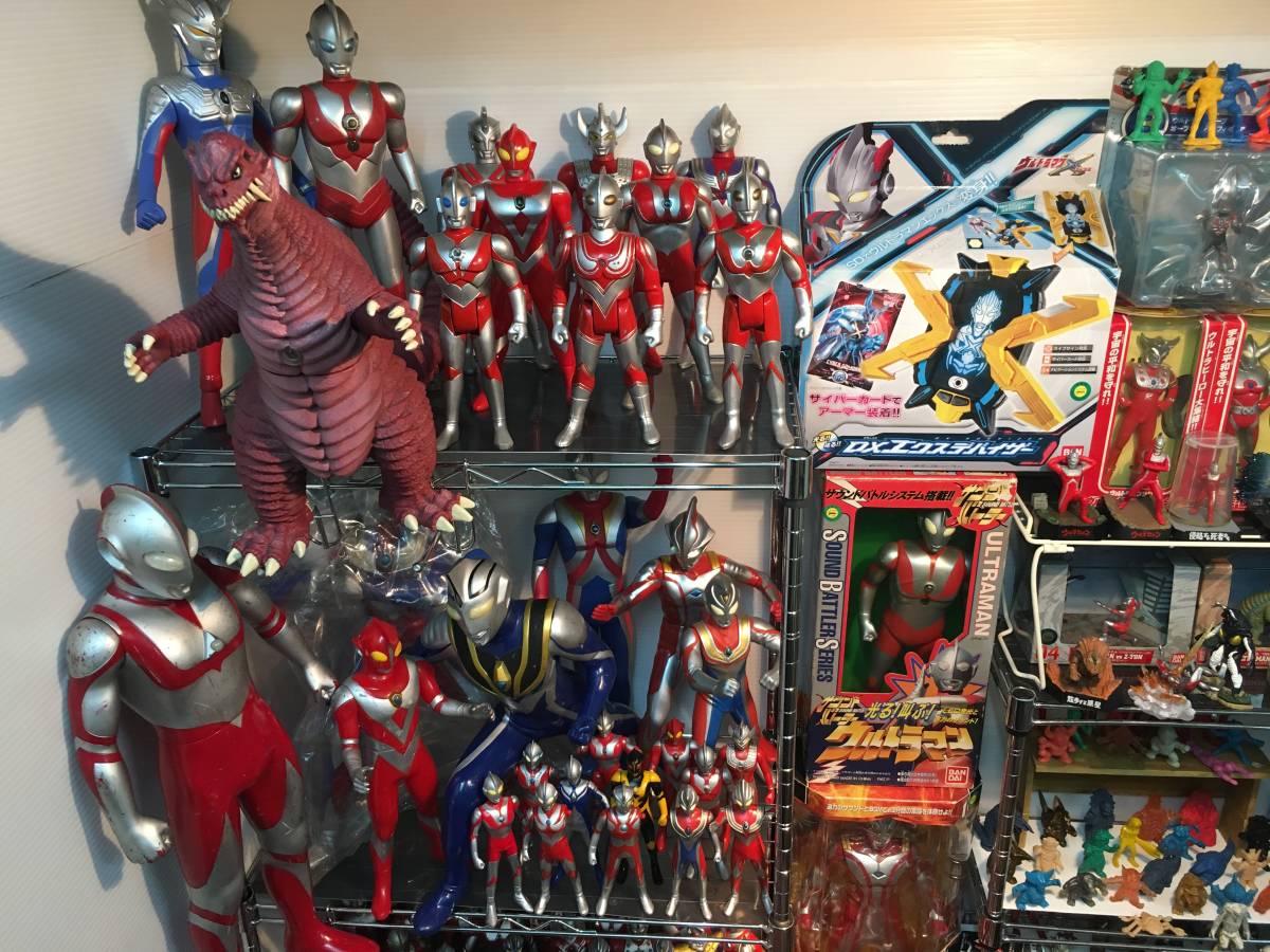 奧特曼怪物大軟乙烯聲圖手指木偶橡皮擦嘎查Shokutai Dorama Nogi鬧鐘科學特種部隊 原文:ウルトラマン 怪獣 ビッグ ソフビ サウンド フィギュア 指人形 消しゴム ガチャ 食玩 ジオラマ なりきリセット 目覚まし時計 科学特捜隊