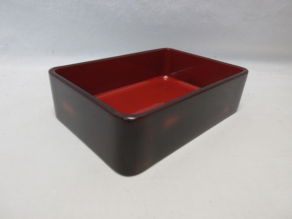 507786 【 美品 茶道具 木製漆器 二段弁当箱 3客組 内朱 仕切り