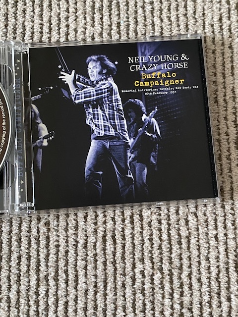 Neil Young & Crazy Horse 「Buffalo Campaigner」　2CD_画像6