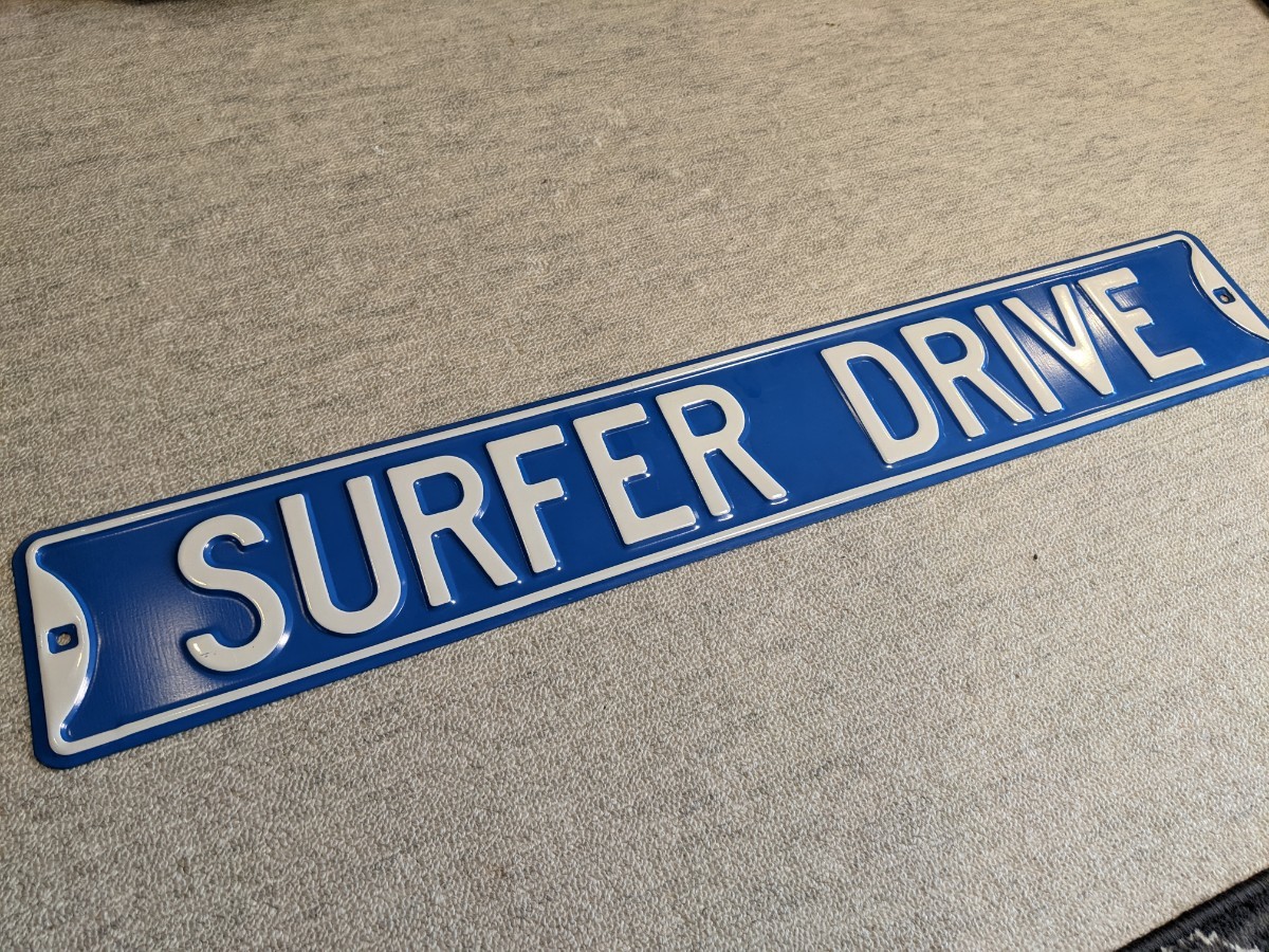 SURFER DRIVE スチール製　看板　サインボード　サーフィン　サーファー　USA ストリート看板_画像1