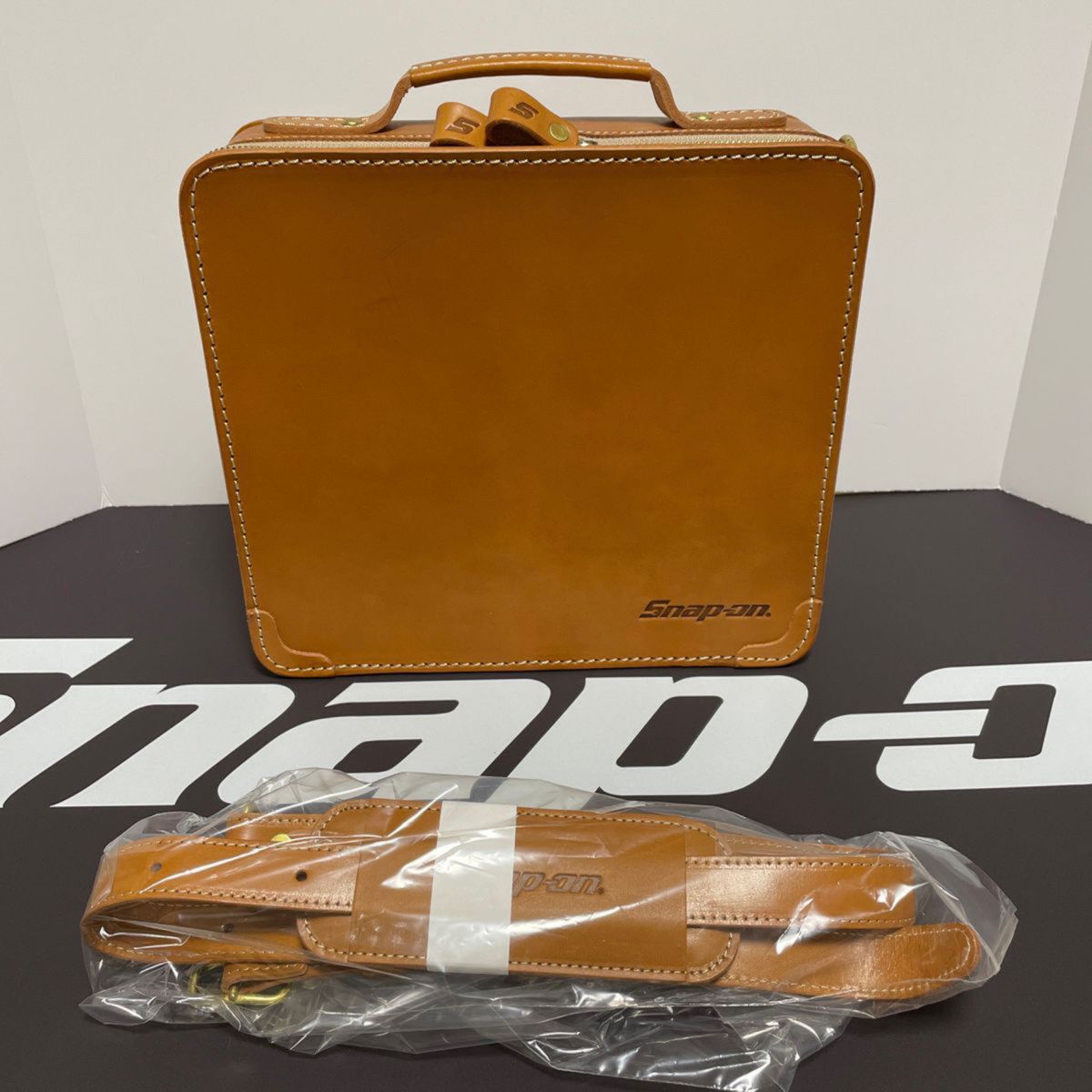 Snap-on レザーバッグ EXPBAG2 希少品|Yahoo!フリマ(旧PayPay Snap-on レザーバッグ EXPBAG2 希少品|Yahoo!フリマ(旧PayPay