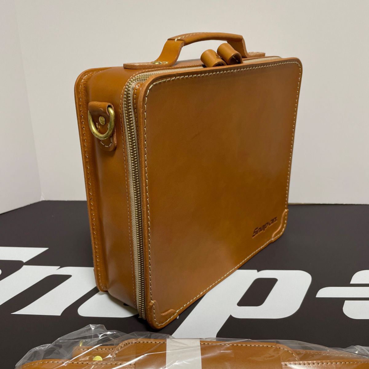 Snap-on レザーバッグ EXPBAG2 希少品|Yahoo!フリマ(旧PayPay Snap-on レザーバッグ EXPBAG2 希少品|Yahoo!フリマ(旧PayPay