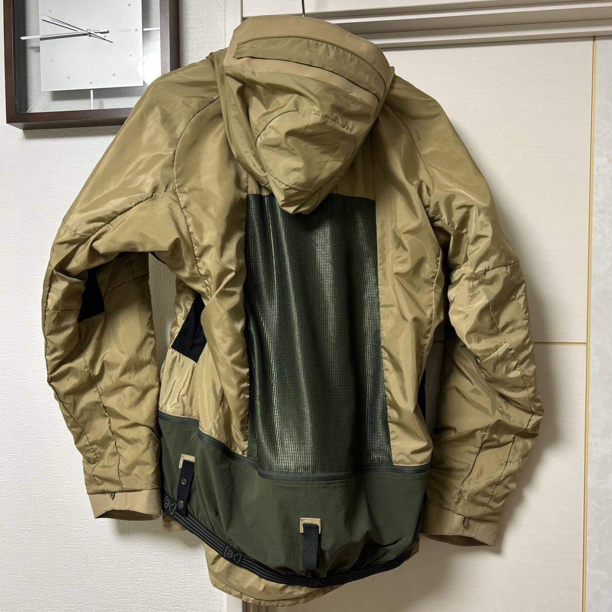 程度良好　BURTON ak GORE-TEX 2L Cyclic Jacket サイズS バートン　ゴアテックス サイクリック　ジャケット　スノーボードウエア_画像4