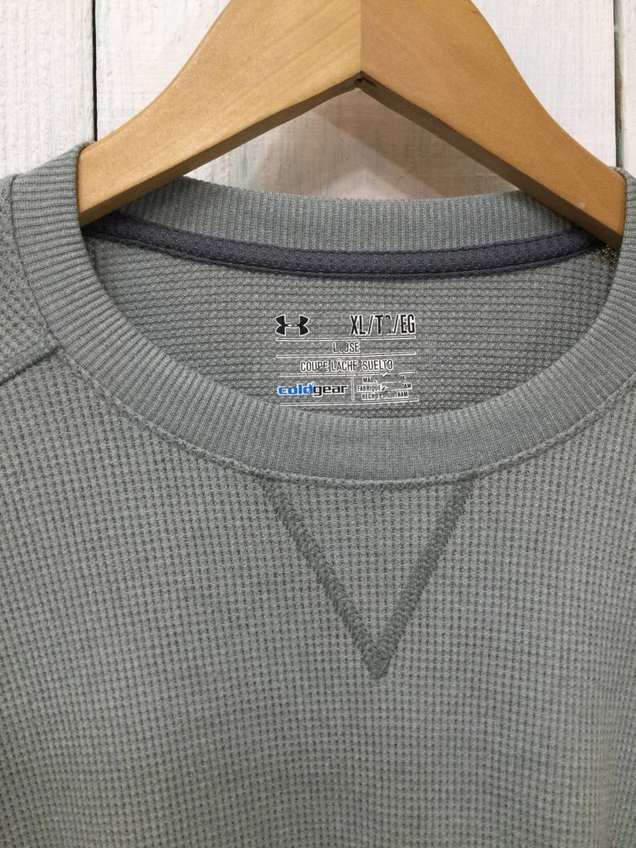UNDER ARMOURアンダーアーマー サーマルカットソー 長袖Tシャツ 胸ロゴ メンズXL 大きめ 良品_画像3
