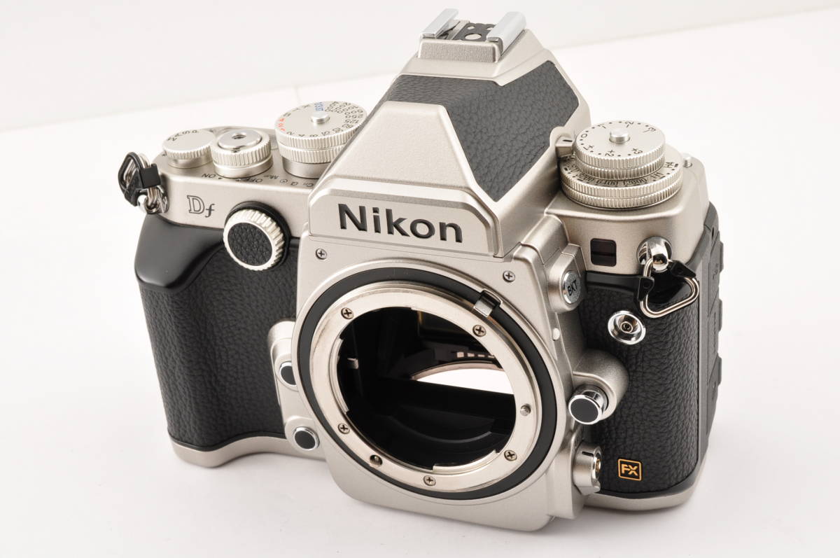 Nikon DF 16.2MP SLR 超低シャッター数1053(1%) #EI09-