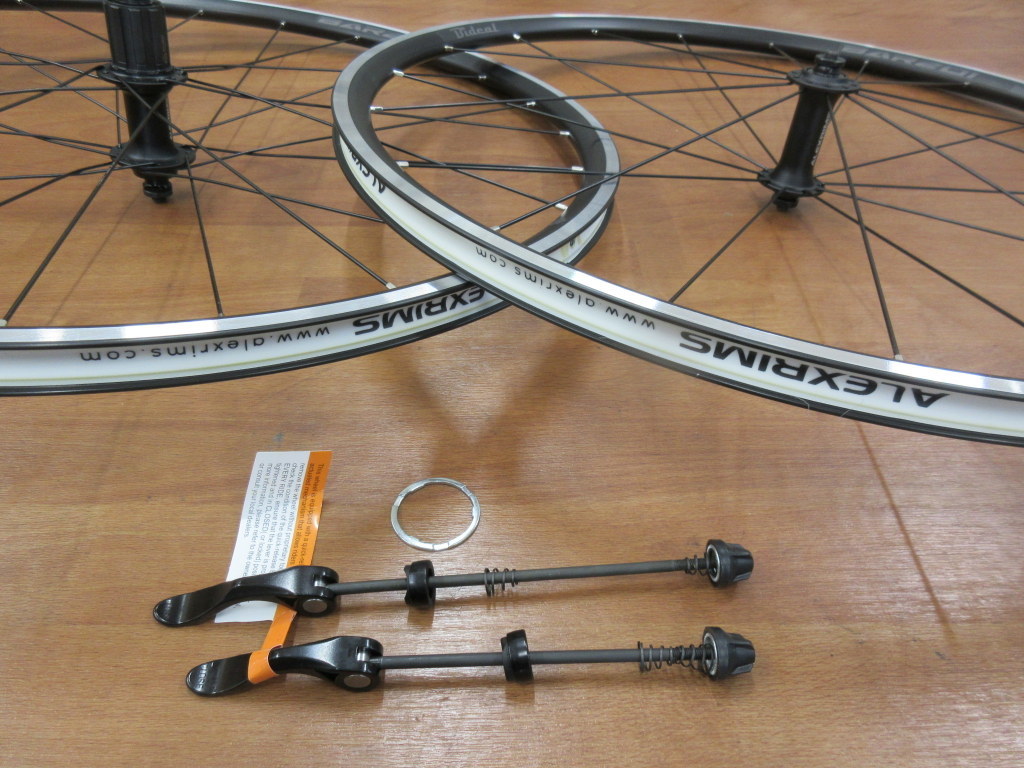 展示処分品】 ALEXRIMS BAR201 700Cロードホイール前後セット 展示処分品】 ALEXRIMS BAR201 700Cロードホイール前後セット