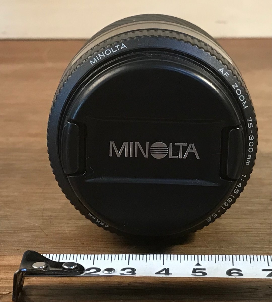 SS-1305■送料込■MINOLTA AF ZOOM 1.5m/4.9ft MACRO 一眼レフカメラ 望遠レンズ CE AF 75-300 アンティーク レトロ 493g/くATら_画像4