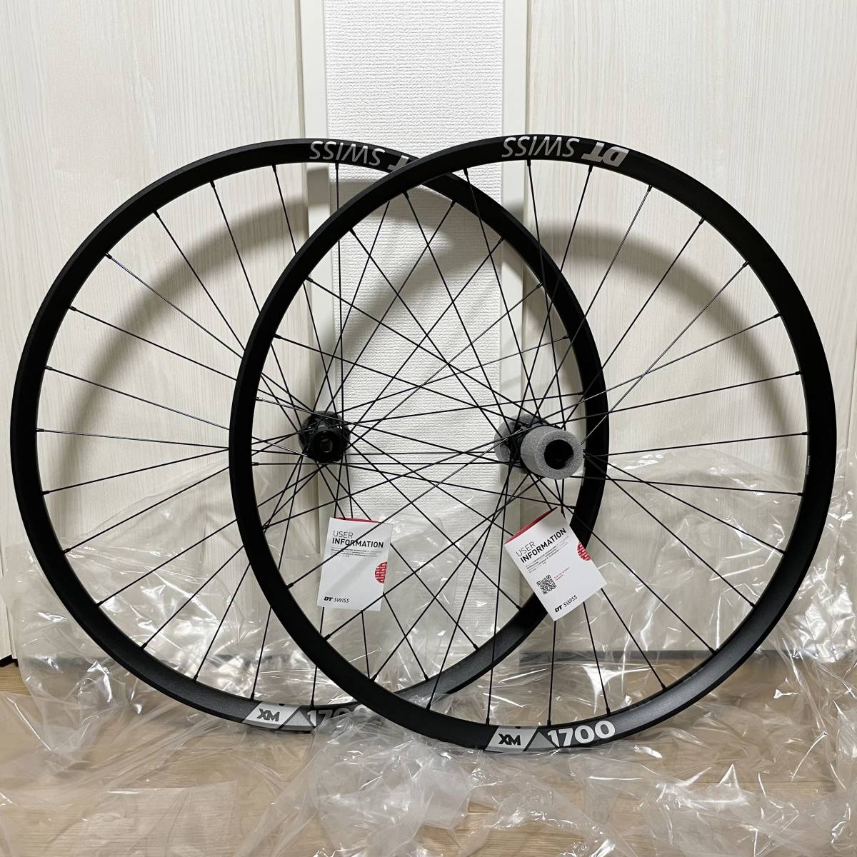 希少 新品リム ARAYA ADX5 + DURA ACE HB-7400 / FH-7403 デュラエース 希少 新品リム ARAYA ADX5 + DURA ACE HB-7400 / FH-7403 デュラエース