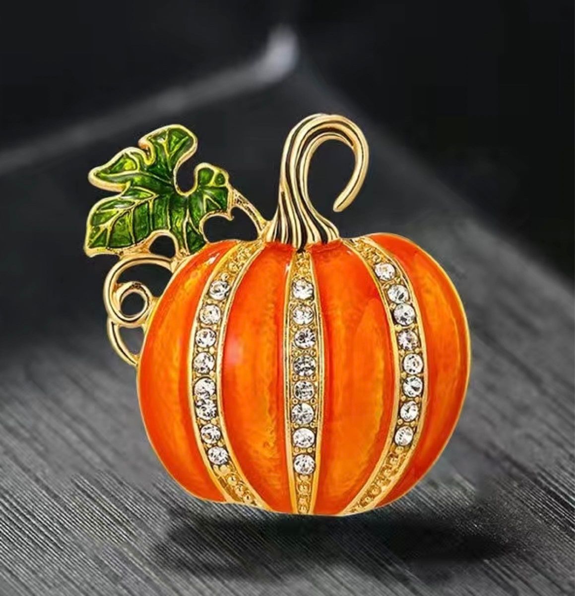 ハロウィン　かぼちゃ　ブローチ ラインストーン キラキラ ビジュー