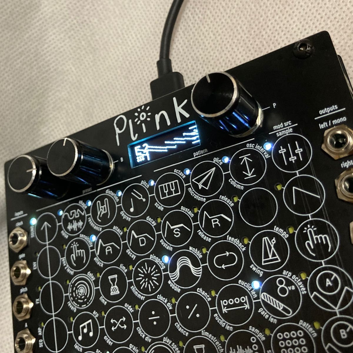 Plinky synth タッチ式シンセサイザー ユーロラック モジュラーシンセ-