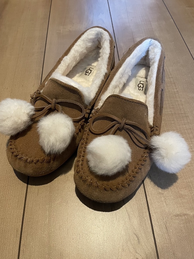 未使用新品】UGG plush(アグ プラッシュ)DAKOTA BOW POM/モカシン