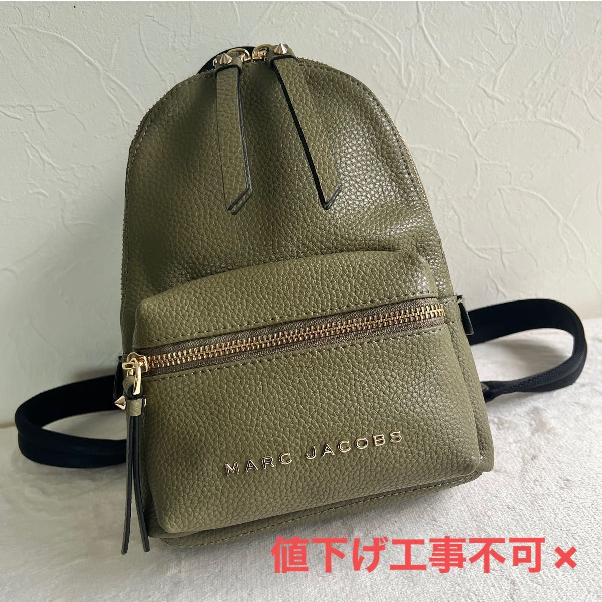 美品♡ MARC JACOBS メタルロゴ レザー リュック ユニセックス-