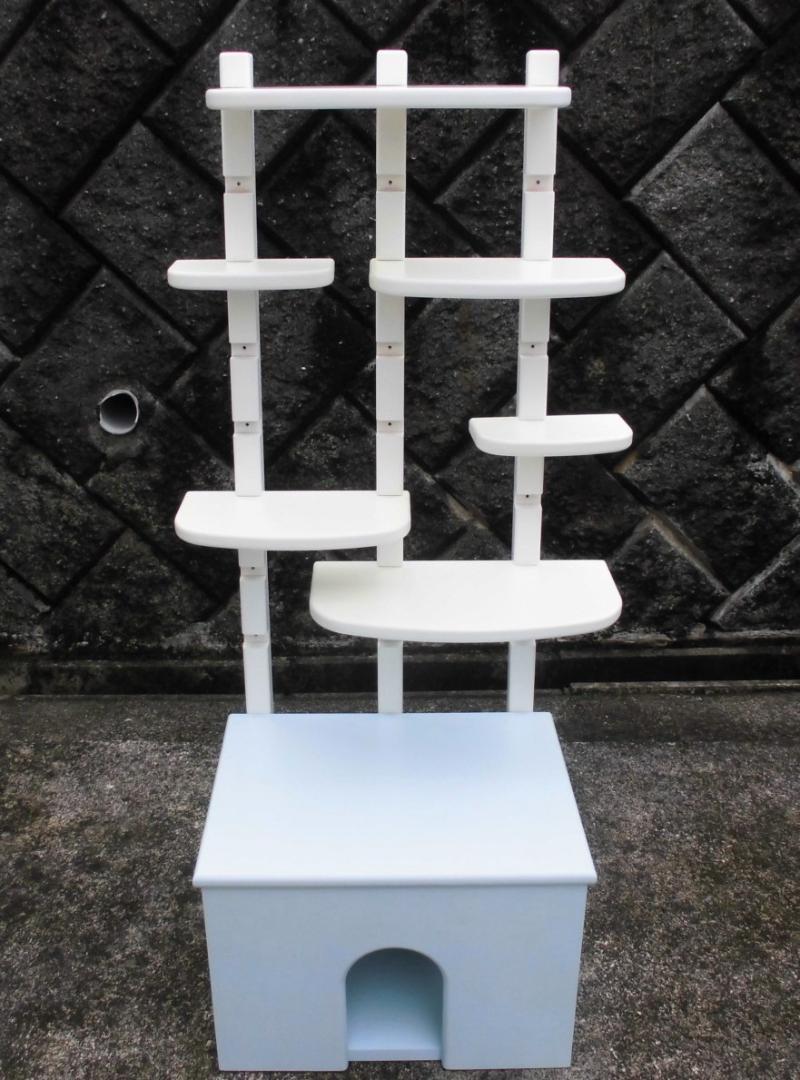 [ exhibition goods ]Mon-Jyu wooden. cat tower ( light blue ) height 120cm regular price 40000 jpy 