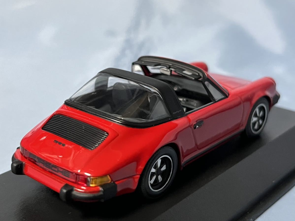 ミニチャンプス 製　　ポルシェ　911 タルガ　　　赤　　1977年 1/43_画像5