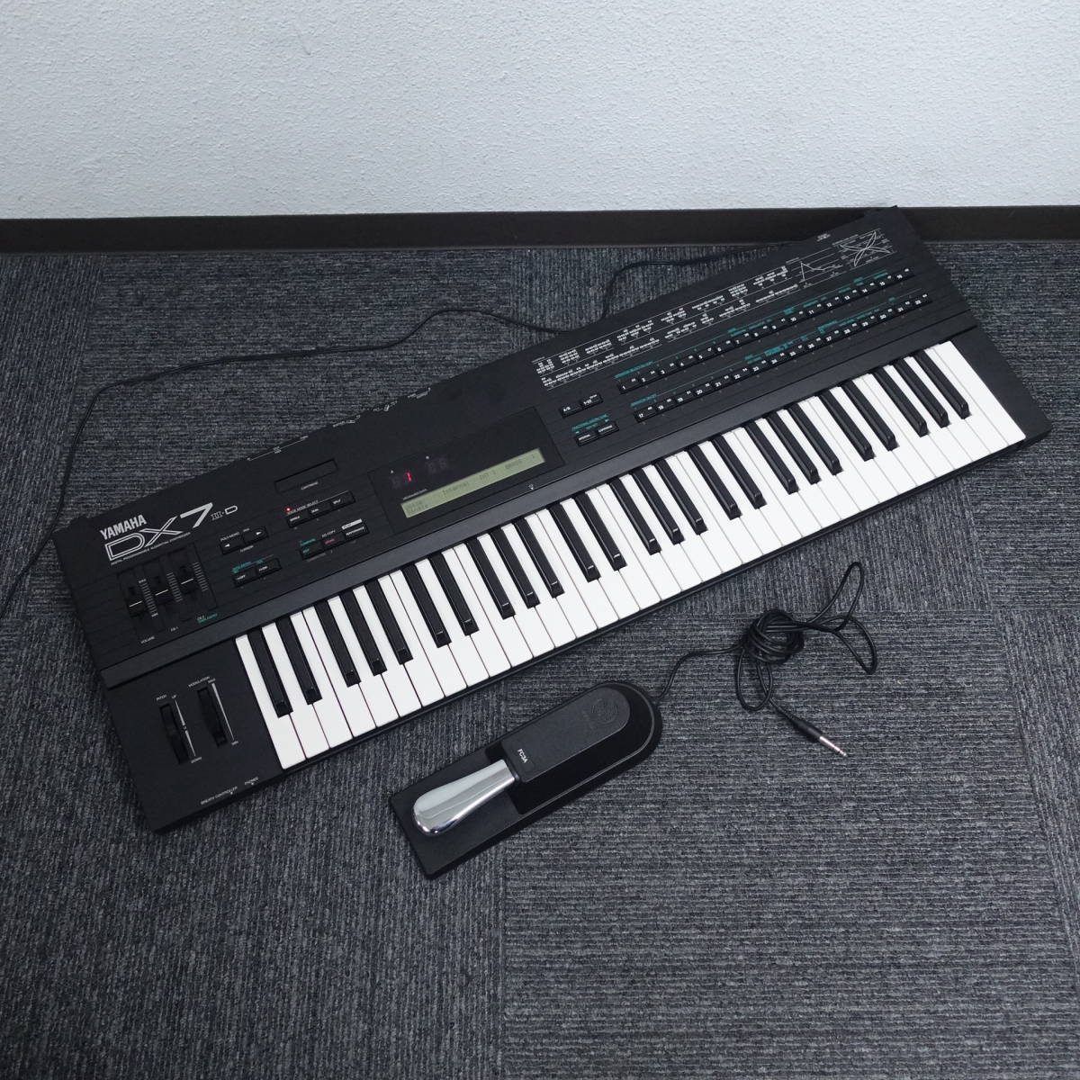 YAMAHA DX7Ⅱ・D DIGITAL PROGRAMABLE ALOGORITHM SYNHTESIZER ヤマハ