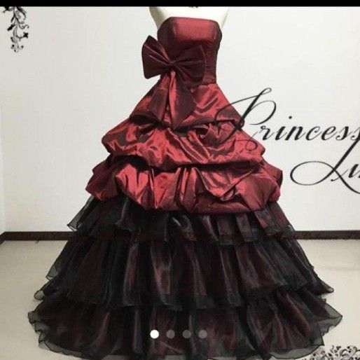 早い者勝ち！ブートニア付き カラードレス ウェディングドレス 結婚式  ウエディングドレス ワインレッド 赤 美品 ドレス 