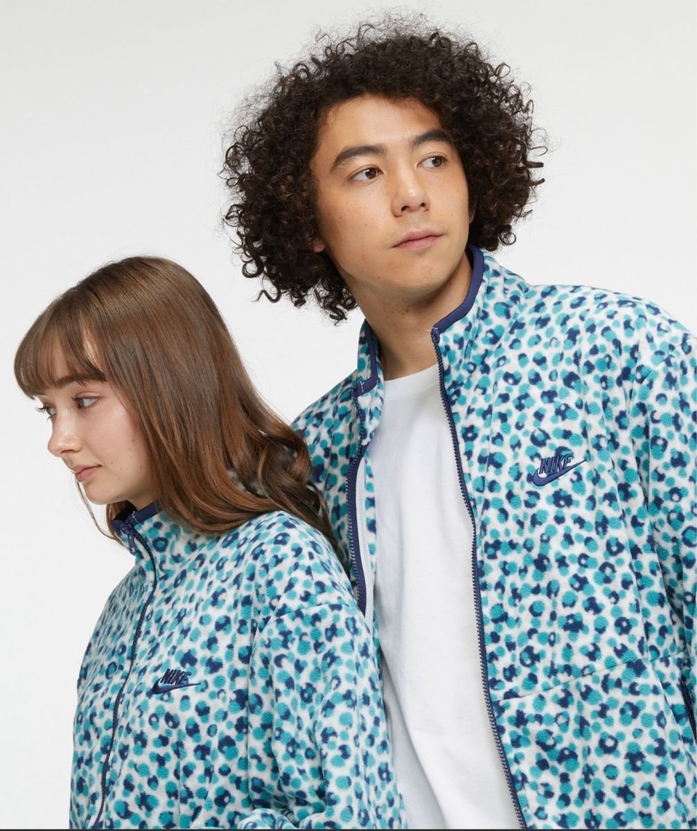 新品 定価9350円 NIKE フリースジャケット ブルー XLサイズ 新品 定価9350円 NIKE フリースジャケット ブルー XLサイズ