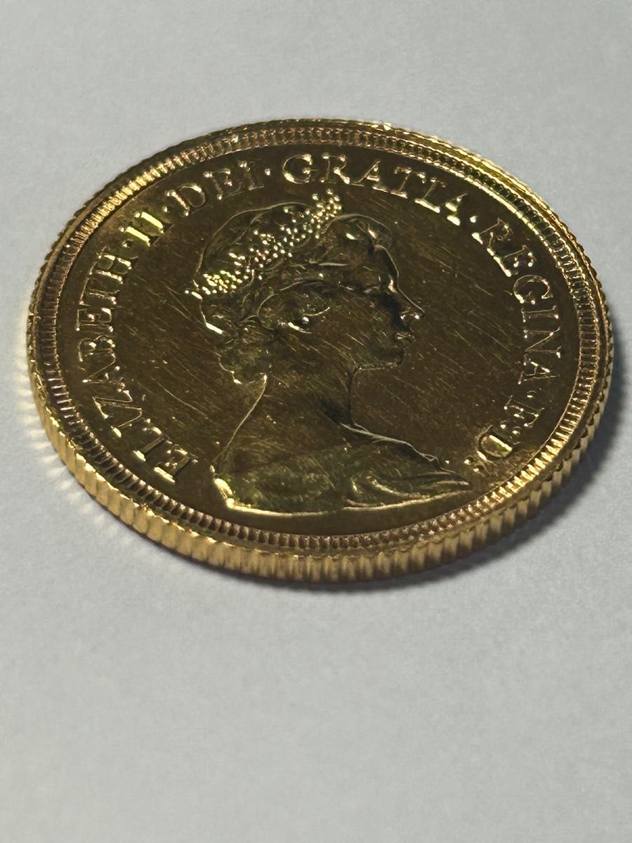 英国1981年 ヤングエリザベス2世 ソブリン金貨 K22｜PayPayフリマ