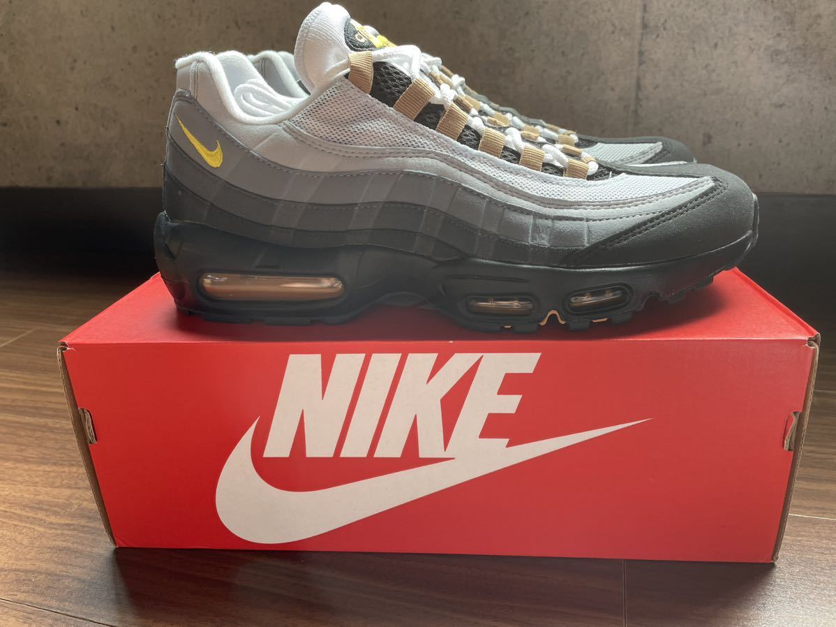 新品　送料込み　Nike Air Max 95 Icons 28.5cm ナイキ　エアマックス　ナイキエアマックス95 アイコンズ　10.5_画像2