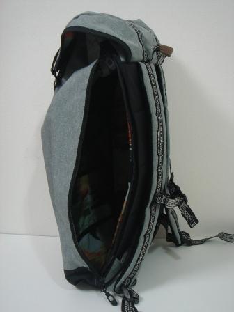 DAKINE ダカイン AF237010SEL バックパック TREK 26L リュック オシャレなトレッキング風のバッグ backpack bag グレー色 新品 送料無料_画像3
