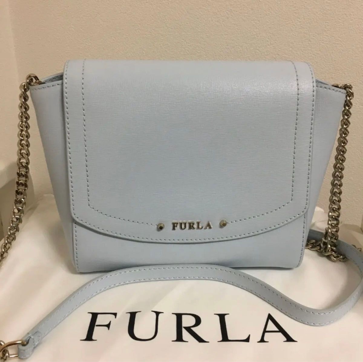 新品 FURLA チェーンショルダーバッグ 水色 フルラ 斜めがけ 斜め掛け