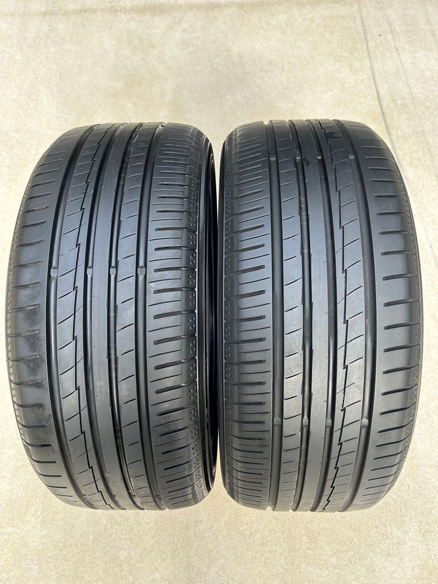 235/40R19 92Y  ヨコハマブルーアース　タイヤ　中古品　