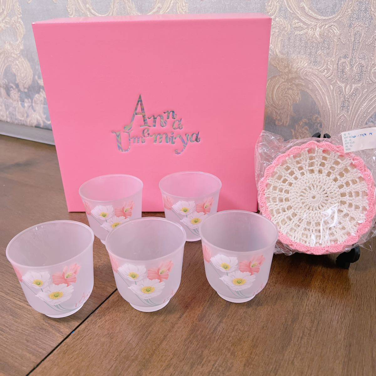 【 新品 】 Anna Umemiya Apex heart 茶托付き 冷茶 セット 取り分け皿 ケーキ皿 5客 花柄 梅宮アンナ 箱付き 食器 長期保管品_画像5