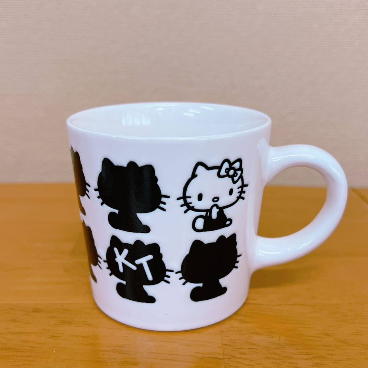 【 新品 】 日本限定 ハローキティ 撥水 マグカップ 3点 セット シャドー 白 サンリオ Sanrio Hello Kitty 未使用 自宅保管_画像6