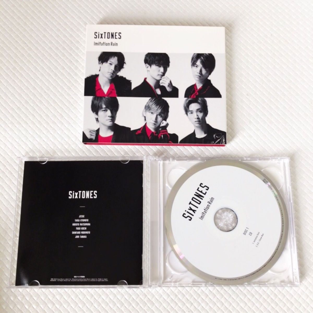 初回盤(CD+DVD) SixTONES『imitation rain/D D 』 デビュー曲 初回盤(CD+DVD) SixTONES『imitation rain/D D 』 デビュー曲