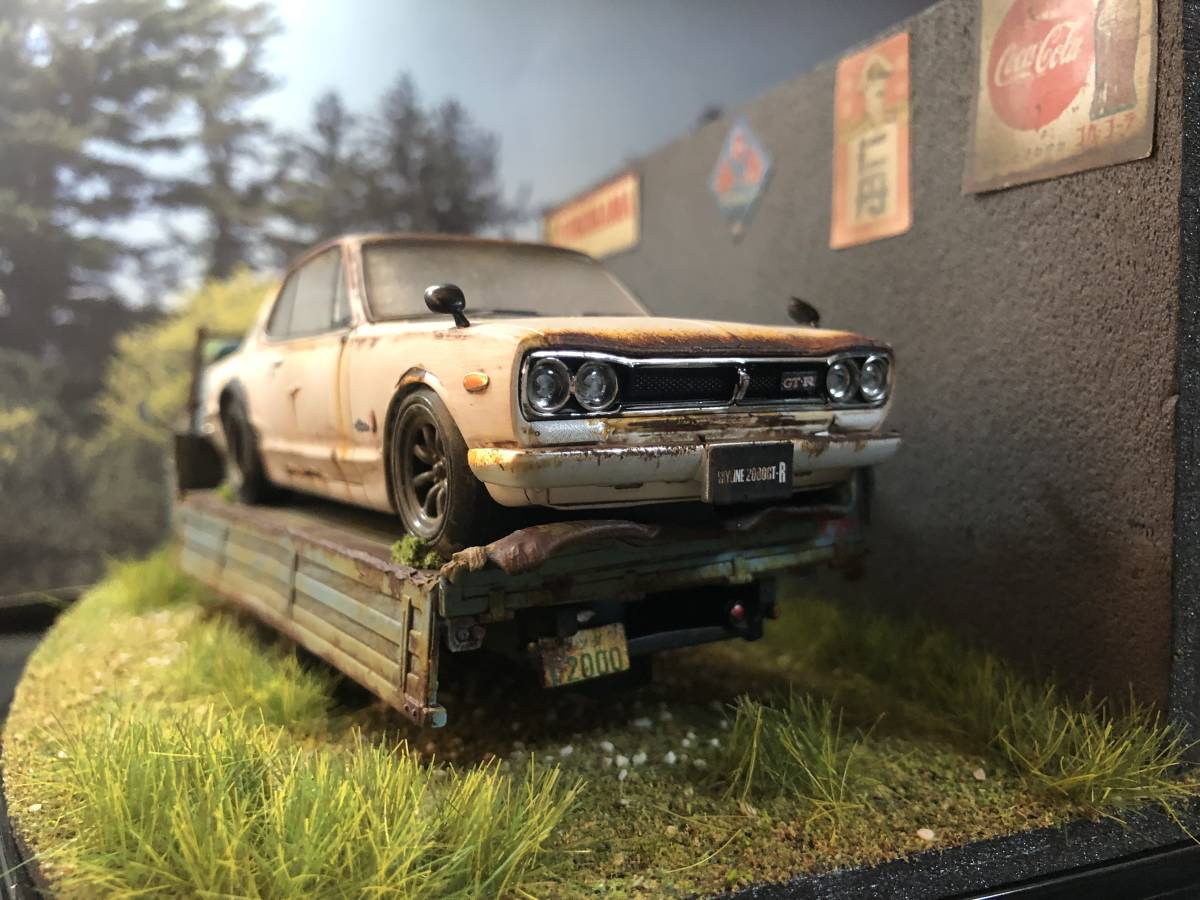 昭和レトロな風景 1/32 ニッサン スカイライン 2000GTR ハコスカ マツダ T 2000 旧車 自作ジオラマ完成品 ケース付_画像3