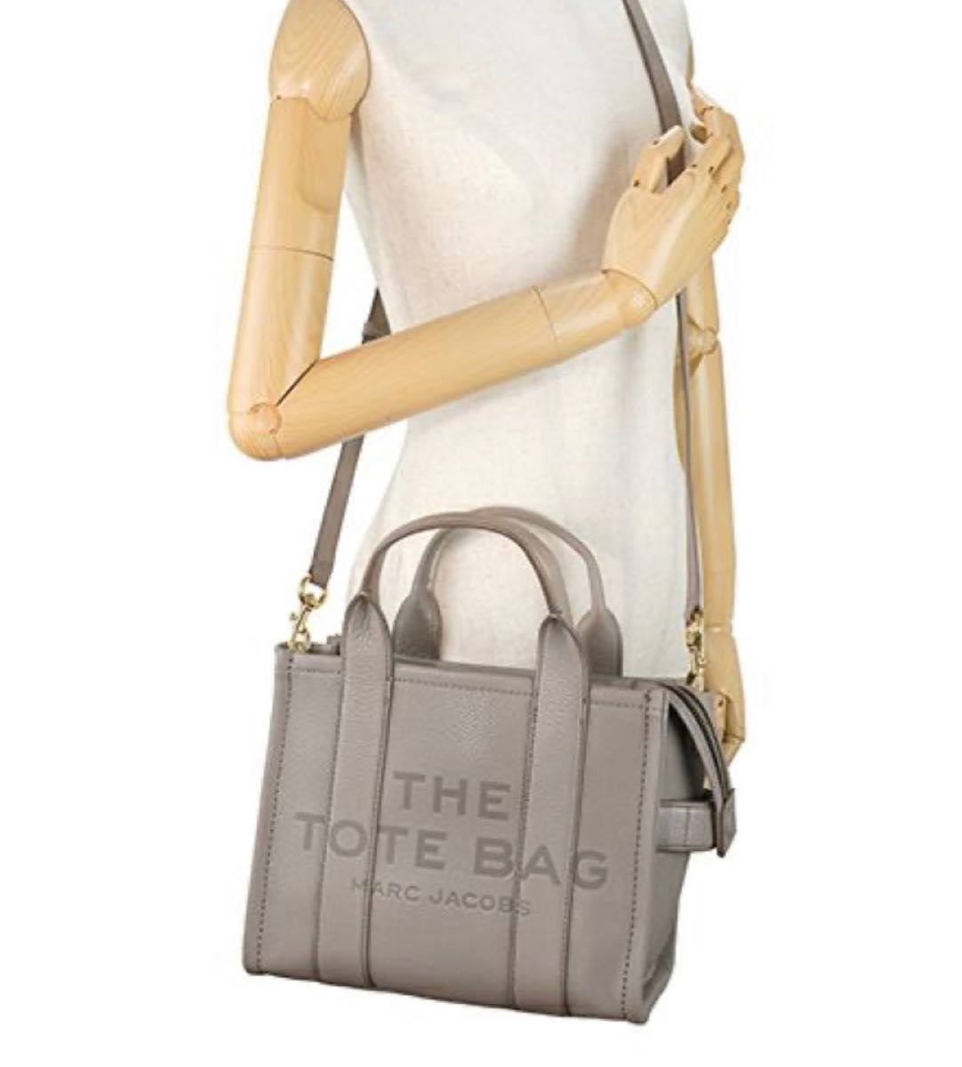 新品MARC JACOBS ミディアムサイズザ トートバッグ CEMENT055 新品MARC JACOBS ミディアムサイズザ トートバッグ CEMENT055