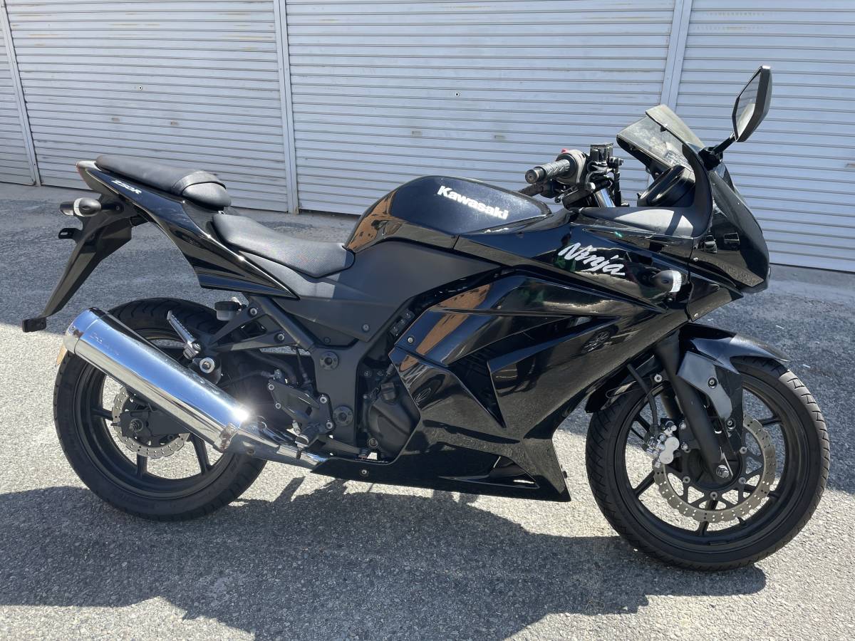 人気のブラック カワサキ ニンジャ250R EX250K 書類 鍵付きの画像6