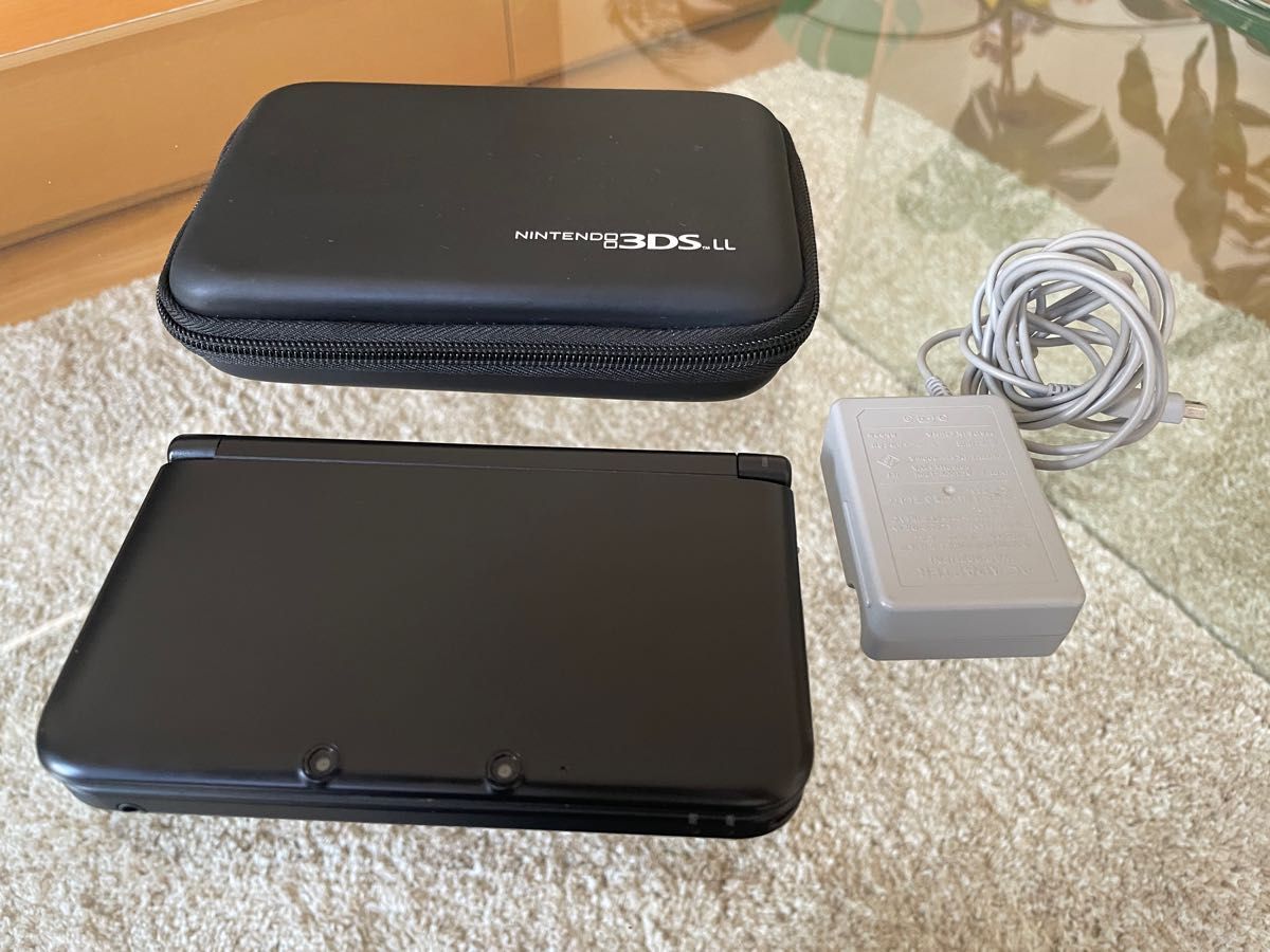 Nintendo 3DS LL 本体ブラック 充電器、純正ケース付- Nintendo 3DS LL 本体ブラック 充電器、純正ケース付-