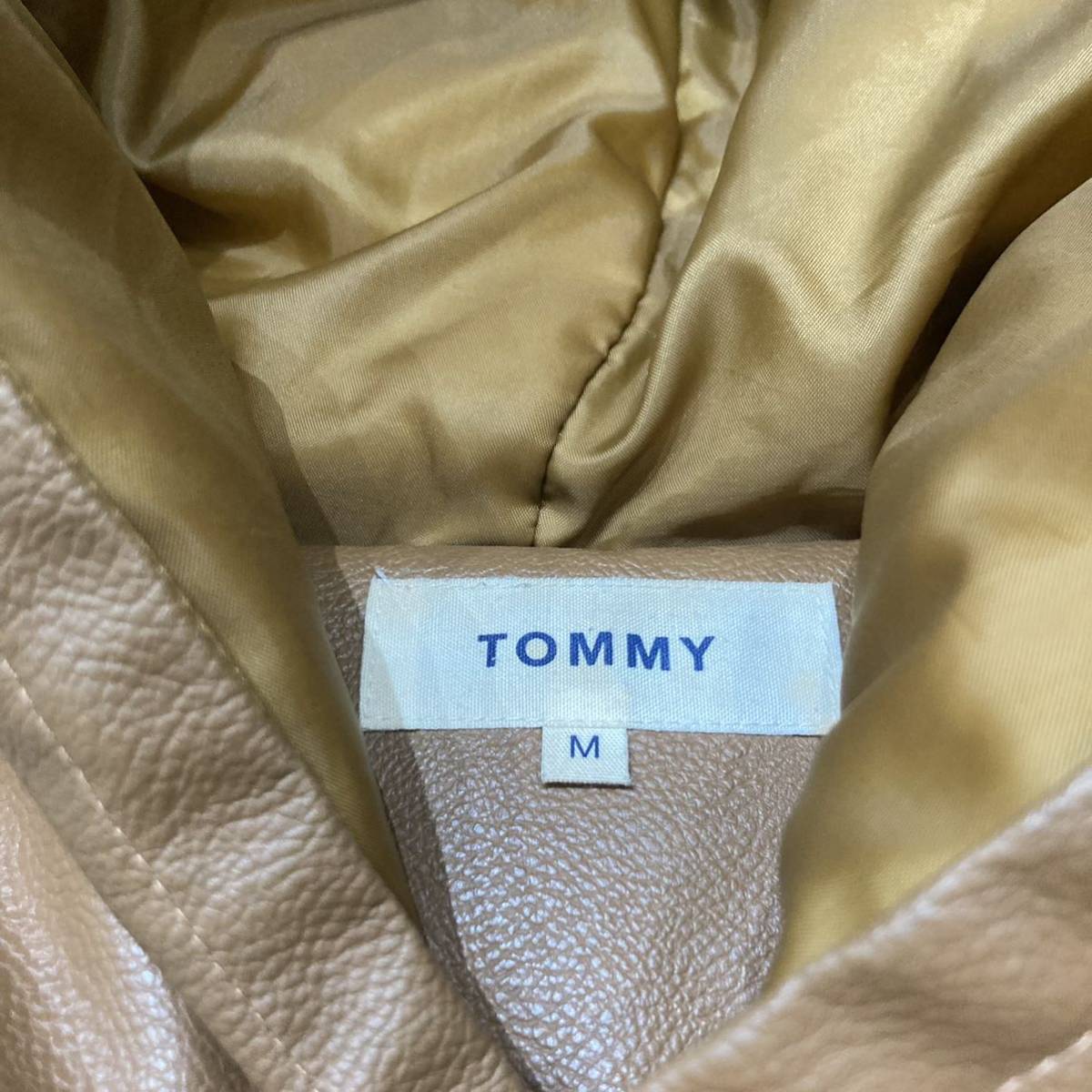 美品 TOMMY HILFIGERトミーヒルフィガー 合皮レザー 中綿 星 ベスト ジャケット フード 切り替え ブラウン サイズM 玉mc2071_画像4