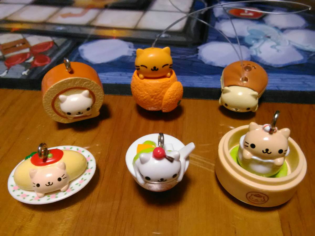 送料無料)にゃんにゃんにゃんこ お菓子のおまけ マスコット 送料無料)にゃんにゃんにゃんこ お菓子のおまけ マスコット