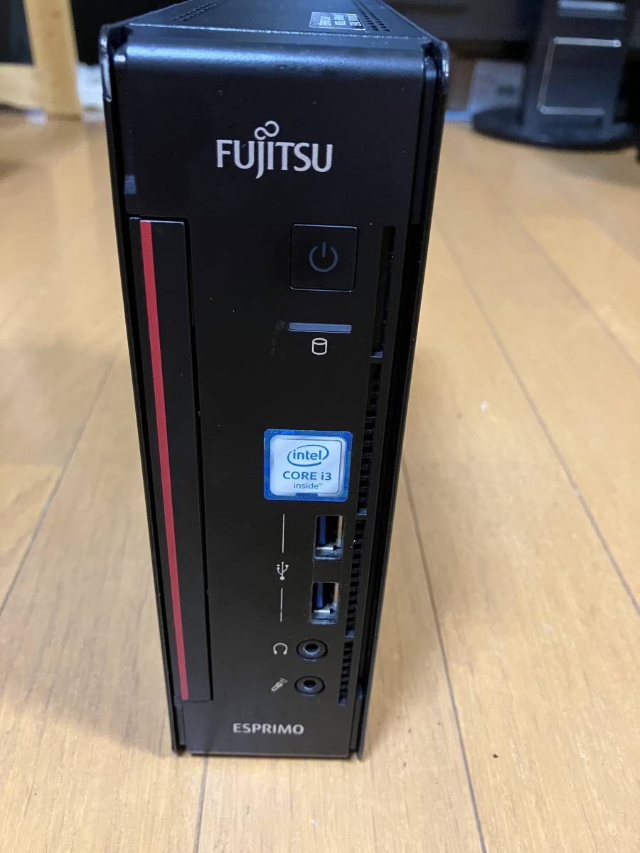 FUJITSU FMVB0600F デスクトップパソコン 富士通 ESPRIMO Q556/P Win10 /Core i3-6100T /メモリ8GB /SSD120GB /光学ドライブなし