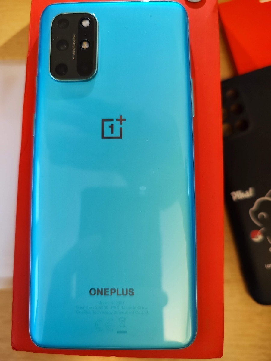 ー品販売 OnePlus 8T 256GB/12GB SIMフリー 純正ケース付 付属品多数