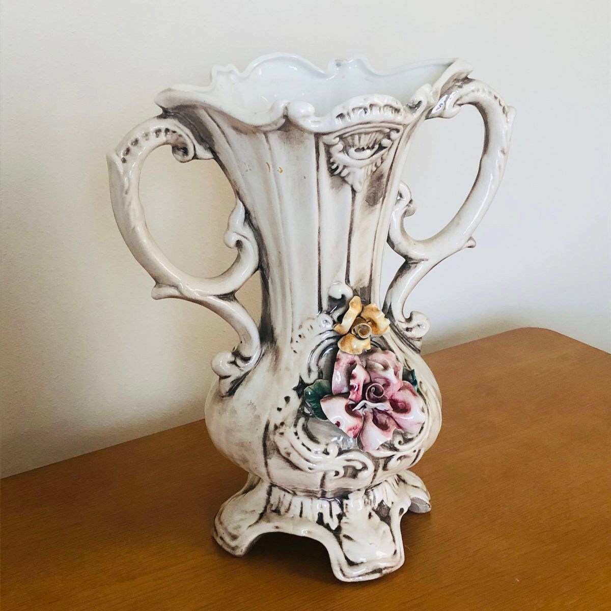 カポディモンテ capodimonte  陶器 陶花の花瓶、水差し  アンティーク調