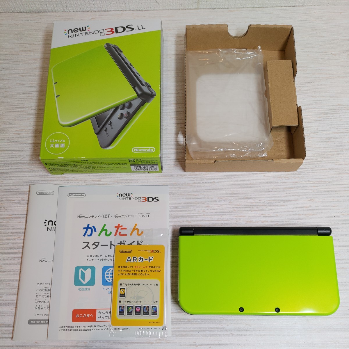 中古美品】 Nintendo NEW 3DSLL ライム×ブラック 任天堂(ニンテンドー