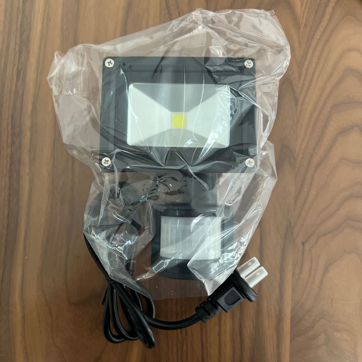 屋外センサーライト　PIR LED Flood Light 防水