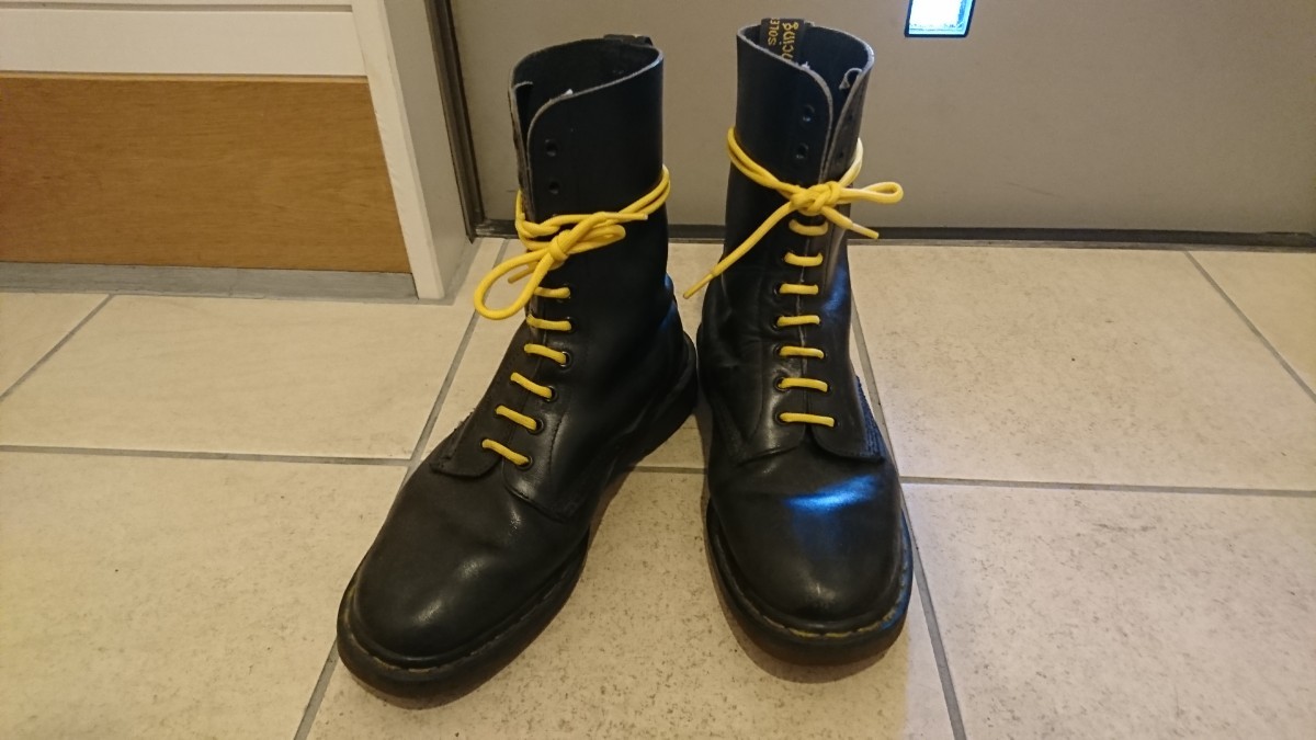 直送商品 レザー イエローステッチ ブーツ メンズ Dr.Martens BLACK 1